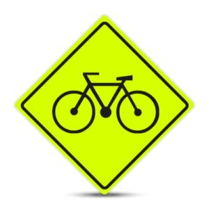 Ciclistas en la Vía PO-2 Fluor